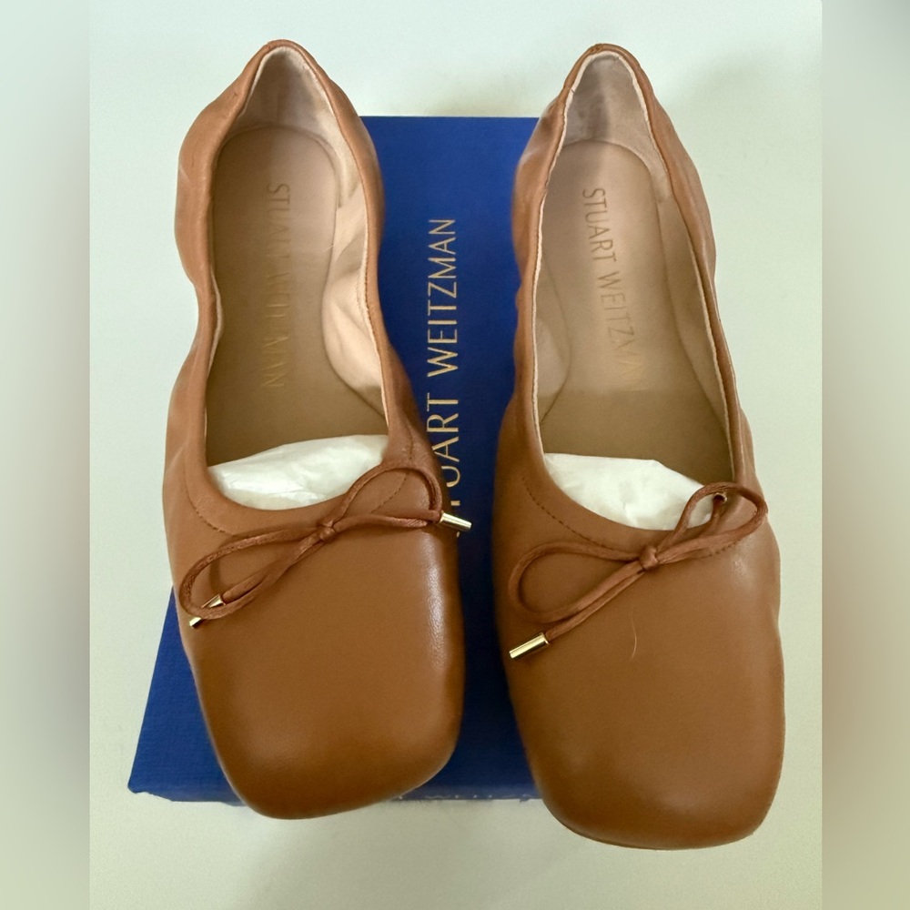 Beautiful Stuart Weitzman flat shoes